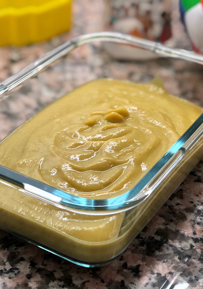 Una foto de Puré para bebés de pollo maíz, puerro, judías verdes y boniato