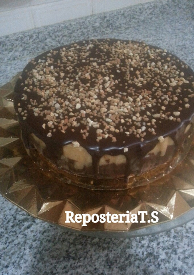 Una foto de Tarta de turrón duro y turron de chocolate almendrado