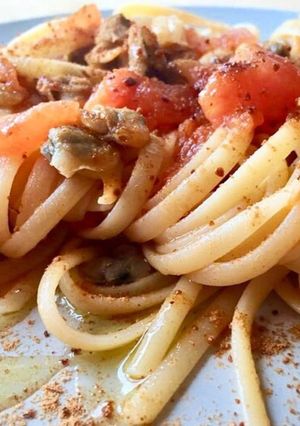 A picture of Linguine with Clams and Tuna Bottarga.