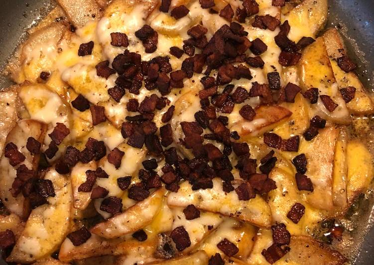 Easiest Way to Prepare Award-winning Kentucky Inspired Fried Taters with Cheese and Bacon