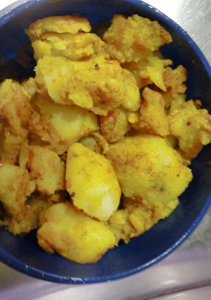 A picture of Aloo sukhi sabji / potato dry veg.