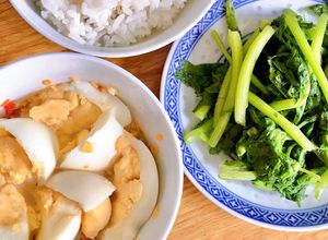 Hình của món Rau Tần Ô Luộc & Trứng Dầm Nước Mắm.