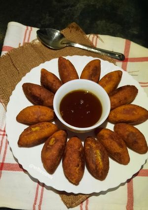 মুগ ডালের ভাজা পুলি পিঠে (Moong daler Bhaja Puli Pithe recipe in b রেসিপির প্রধান ছবি