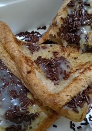 Foto resep Roti gandum panggang isi coklat topping coklat dan susu