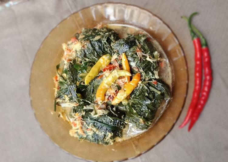 Bagaimana Memasak Buntil daun singkong Anti Gagal