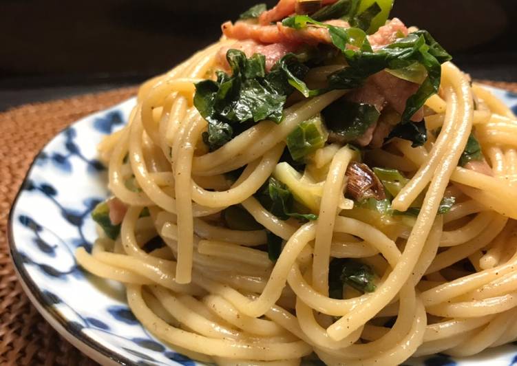Japanese pasta (Soy sauce butter pasta with vegetables and bacon)