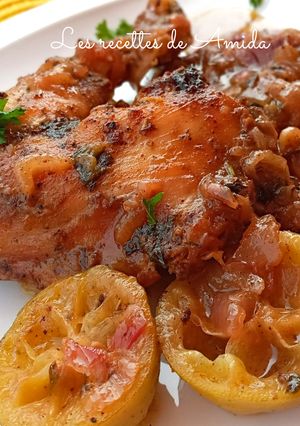 Une photo de Poulet aux oignons caramélisés
