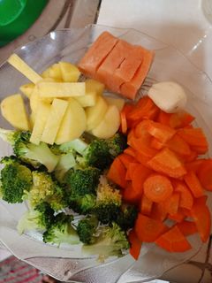 Foto resep MPasi 6m+ (kentang, wortel, brokoli, salmon)