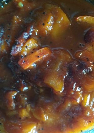 A picture of Mix fruit chutney.