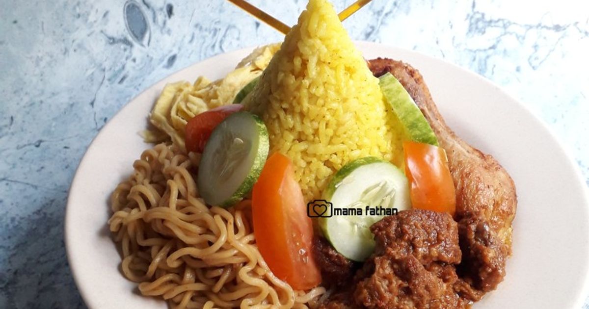Tumpeng nasi kuning super praktis