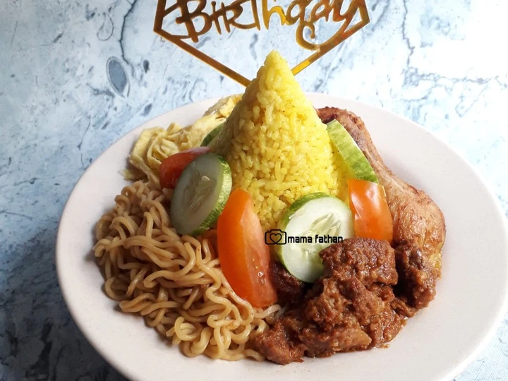 Cara Mudah Membikin Resep  Tumpeng nasi kuning super praktis yang Bikin Ngiler, Bikin Ketagihan