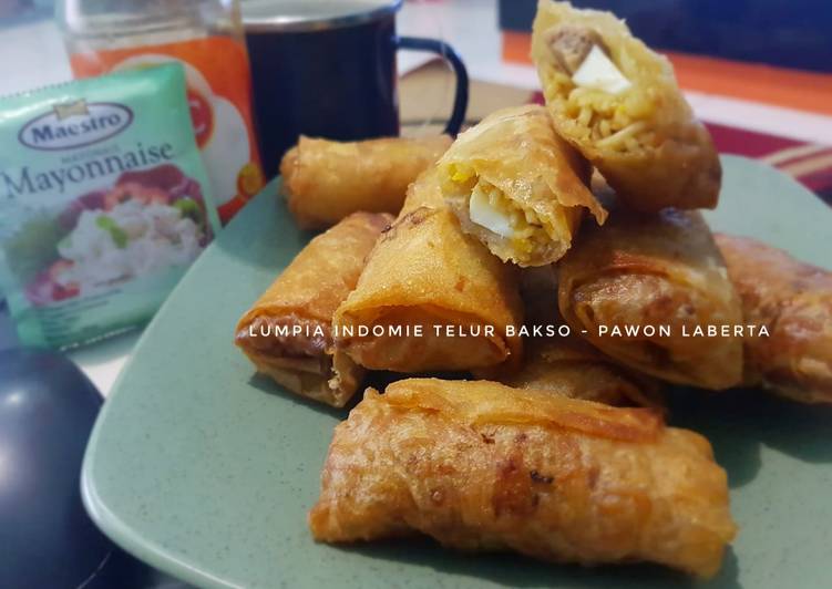 Lumpia indomie telur bakso