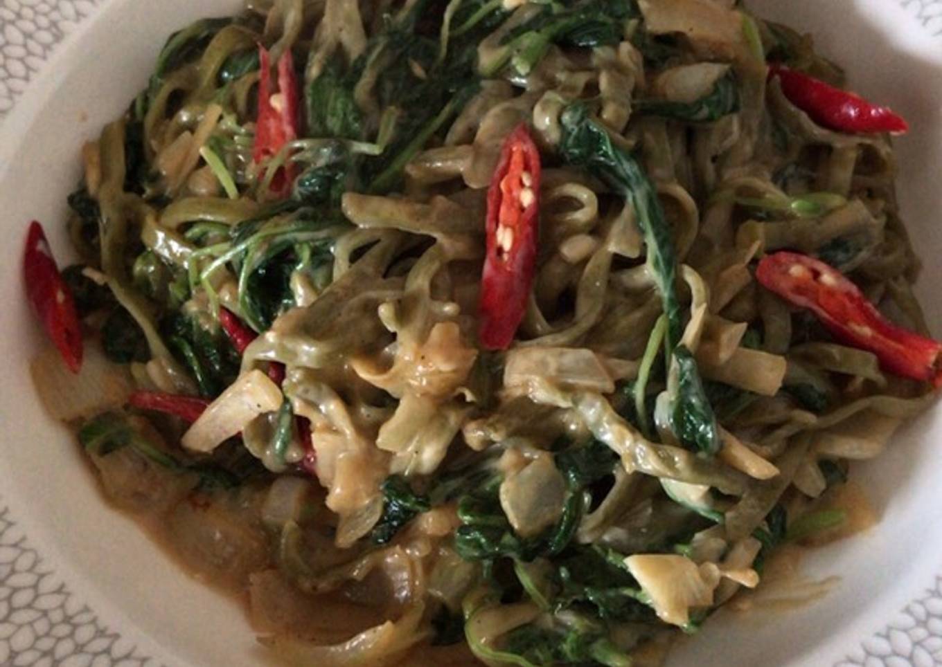 Mie Hijau Keju Bayam
