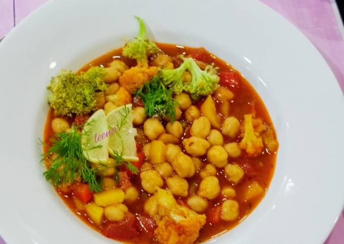 Steps to Make Homemade Vegan Spanish Chickpeas Soup