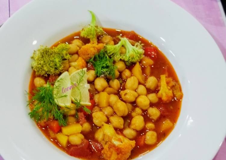 Steps to Make Favorite Vegan Spanish Chickpeas Soup