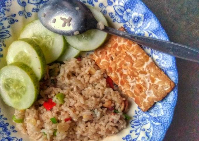 Nasi goreng cumi asin