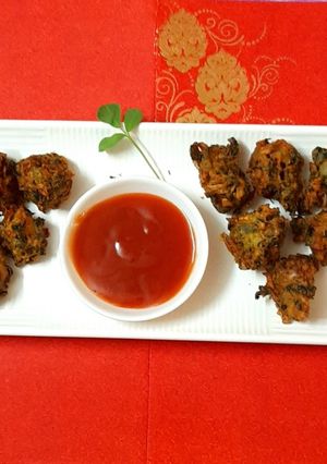 मेथी के पकौड़े (methi ke pakode recipe in hindi) रेसिपी मुख्य फोटो