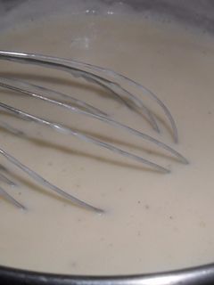 Una foto de Salsa blanca fácil y sin grumos
