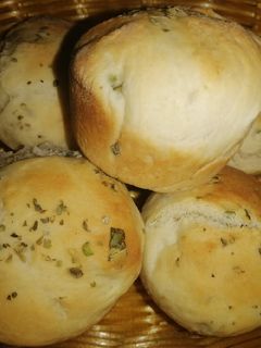 Una foto de Pancitos de perejil 🍞