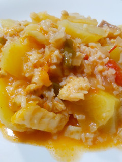 Una foto de Arroz con patatas y bacalao