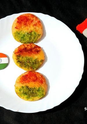 A picture of Tricolour Uttapam.