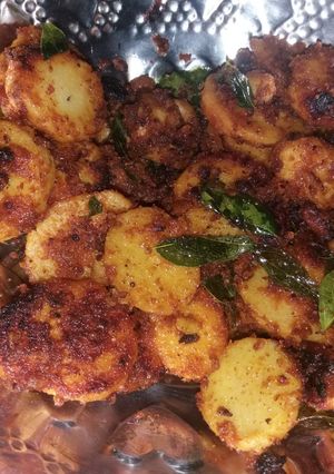 A picture of Seppakilangu fry colocasia.