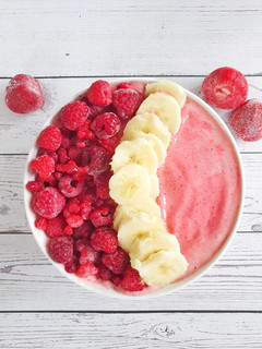 A picture of 🌸🌸 Pink smoothie bowl 🌸🌸.