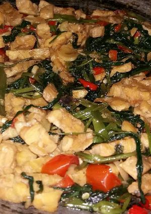 Foto resep Cah Cak Kangkung with roti kedelai super hot