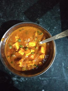 मटर पनीर (matar paneer recipe in hindi) रेसिपी मुख्य फोटो