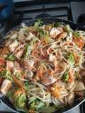 Spaghetti con pollo y brócoli