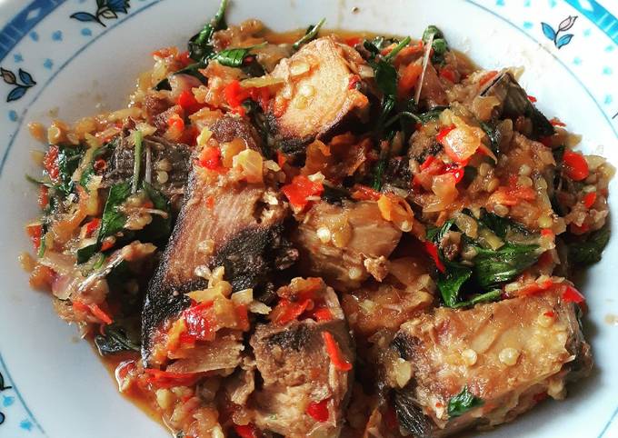 Resep Tongkol Pedas Kemangi Oleh Disty S Kitchen Cookpad