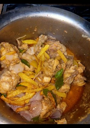 A picture of Chicken fry aloo.