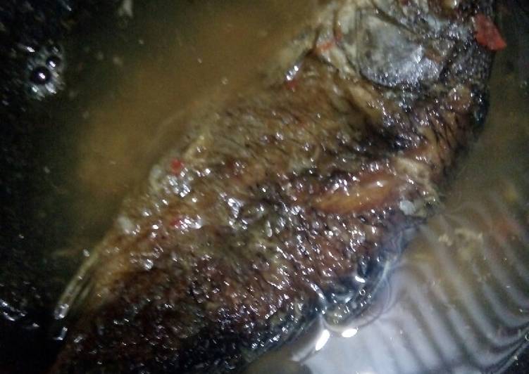 Cara Gampang Menyiapkan Cobek ikan mas goreng Anti Gagal