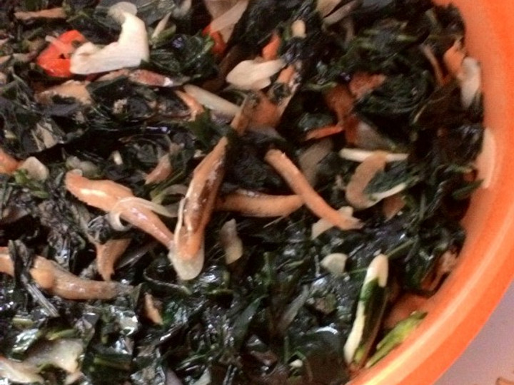 Bagaimana Menyiapkan Tumis Daun Pepaya Jepang dan Teri, Enak Banget