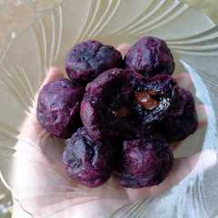 Bola ubi ungu isi coklat রেসিপির প্রধান ছবি