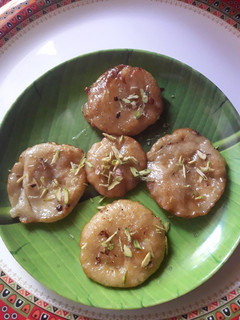 मालपुआ (Malpua recipe in hindi) रेसिपी मुख्य फोटो