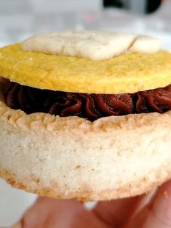 Foto di Crostatine Scrigno con Ganache al Burro di Arachidi