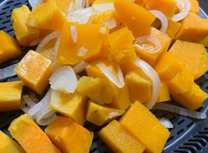 Foto principal de Cómo preparar calabaza en thermomix al vapor en varoma ¡con boniato y cebolla!