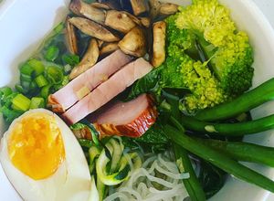 Una foto de Ramen keto