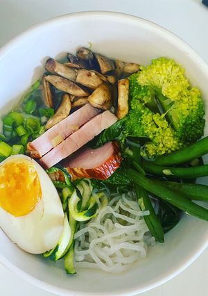 Una foto de Ramen keto