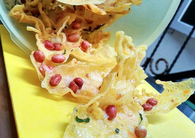 Peyek kacang gurih renyah