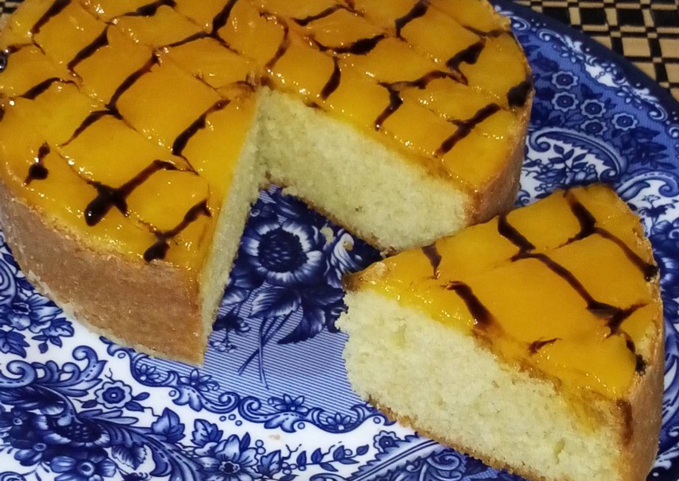 Mango glazed cake