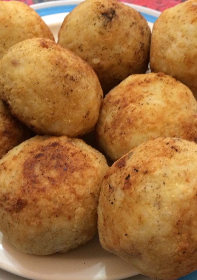 Una foto de Bolas de arroz, rellenas de picadillo