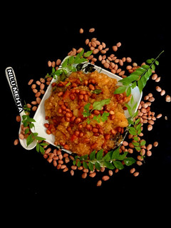 व्रत स्पेशल साबूदाना खिचड़ी (Vrat special sabudana khichdi recipe in Hindi) रेसिपी मुख्य फोटो