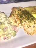 Pollo al Orégano con Puré a los Tres Quesos y Ensalada de Brócoli
