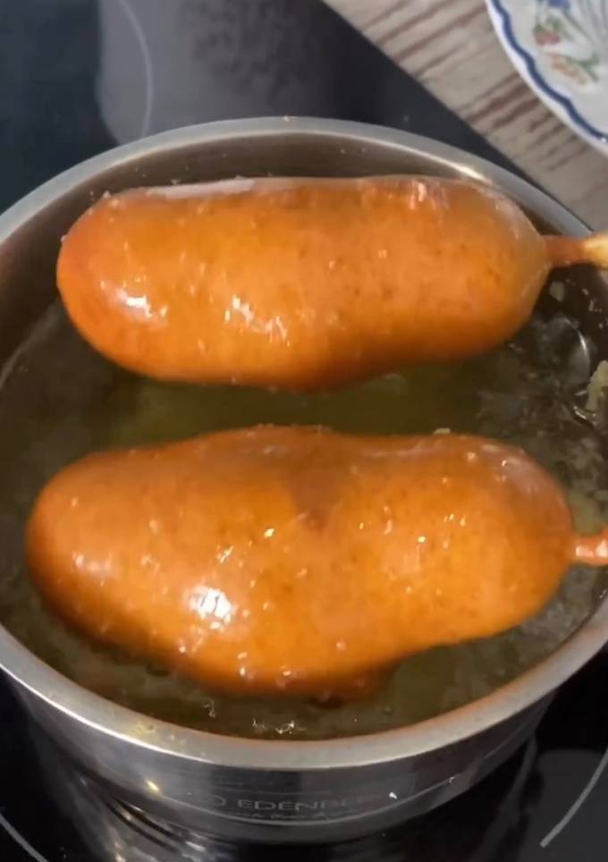 Корн-дог (сосиска у тісті)😋