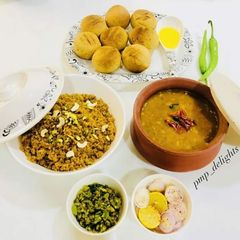 A picture of Dal Bati and Churma.