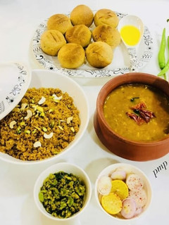 A picture of Dal Bati and Churma.