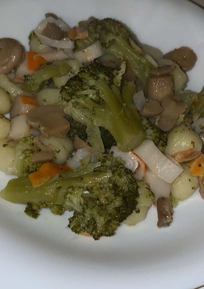 Una foto de Brócoli con gnocchis