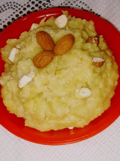 आलू का हलवा (aloo ka halwa recipe in Hindi) रेसिपी मुख्य फोटो